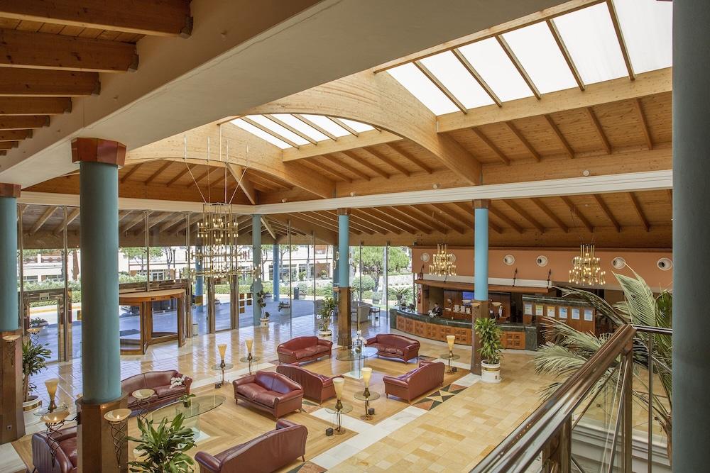 Hipotels Barrosa Palace & Spa Chiclana de la Frontera Zewnętrze zdjęcie Lobby of the hotel