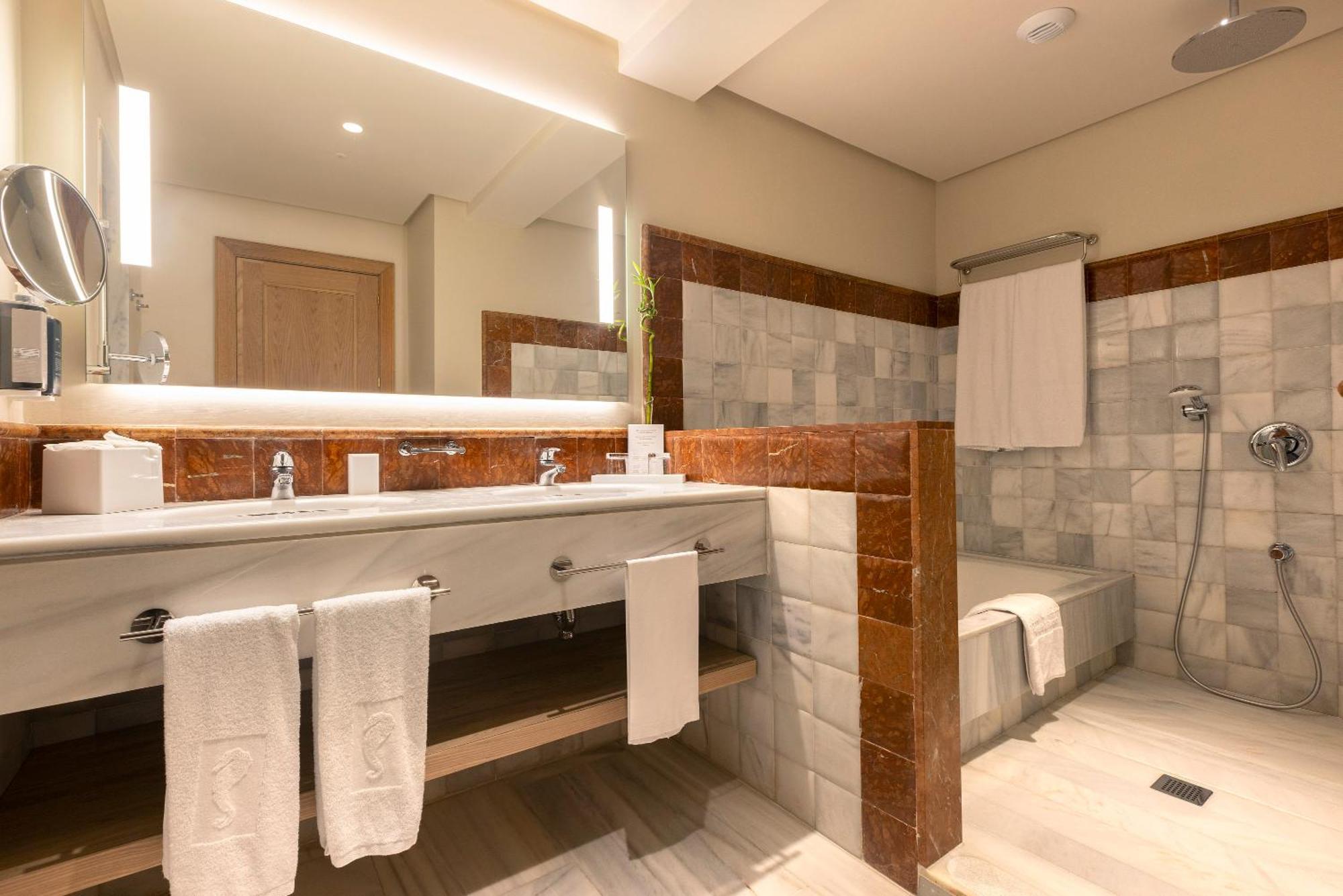 Hipotels Barrosa Palace & Spa Chiclana de la Frontera Zewnętrze zdjęcie Bathroom