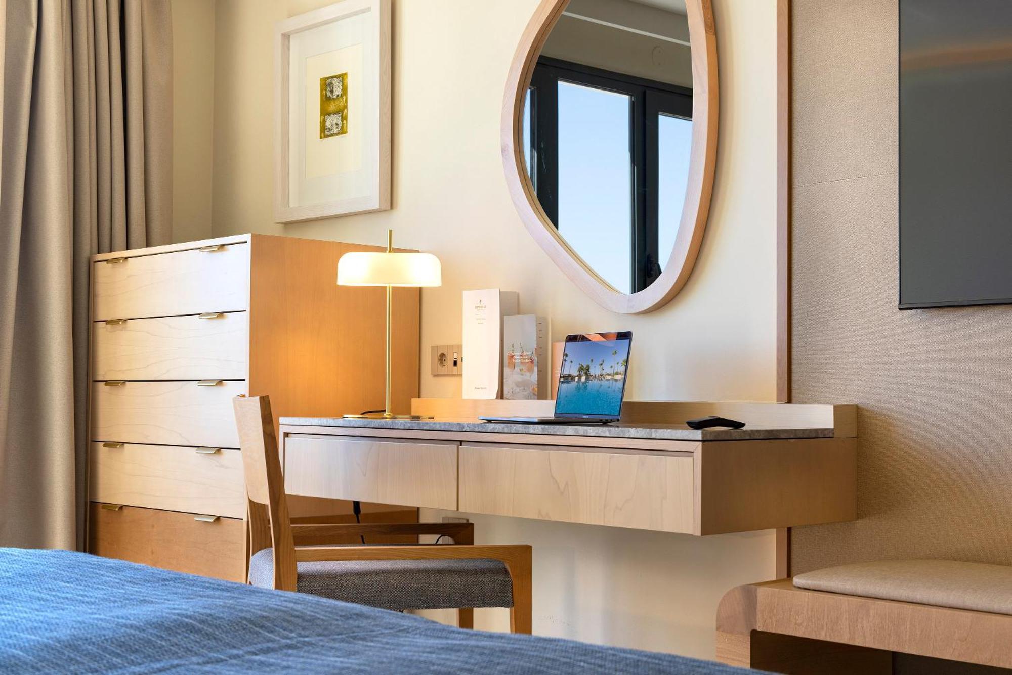 Hipotels Barrosa Palace & Spa Chiclana de la Frontera Zewnętrze zdjęcie A vanity table