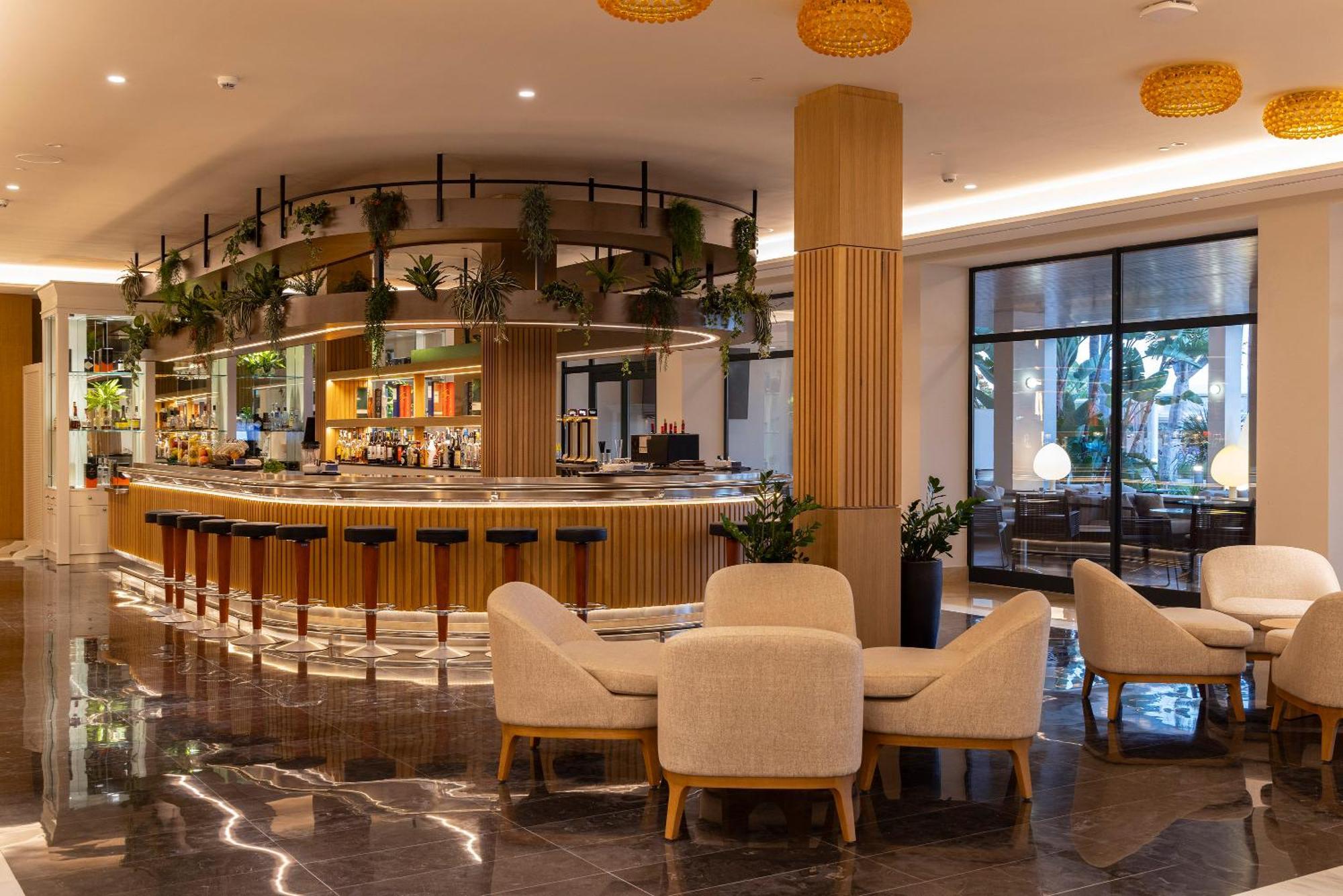 Hipotels Barrosa Palace & Spa Chiclana de la Frontera Zewnętrze zdjęcie The bar at the hotel