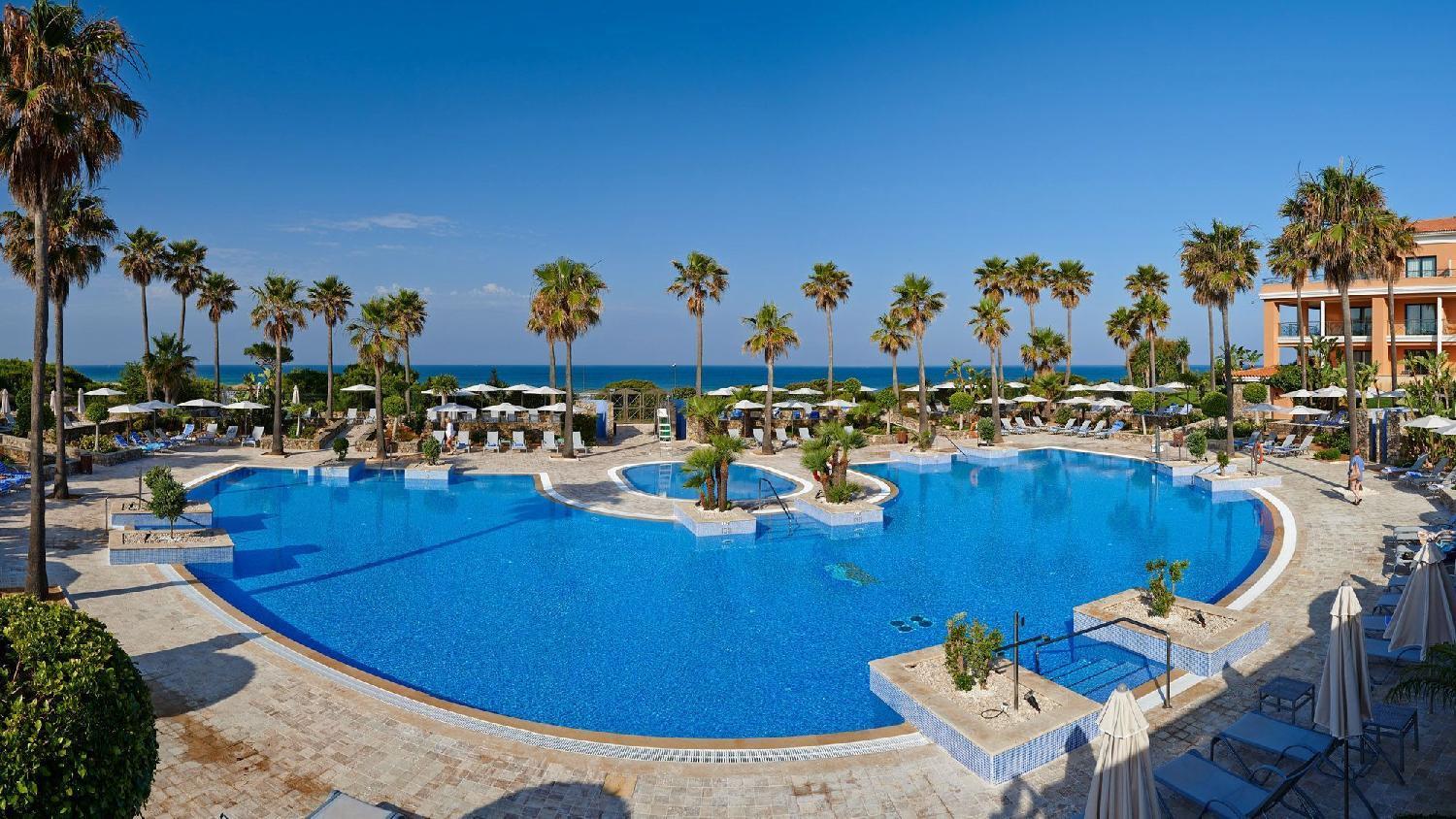 Hipotels Barrosa Palace & Spa Chiclana de la Frontera Zewnętrze zdjęcie Pool at the Nissi Beach Hotel
