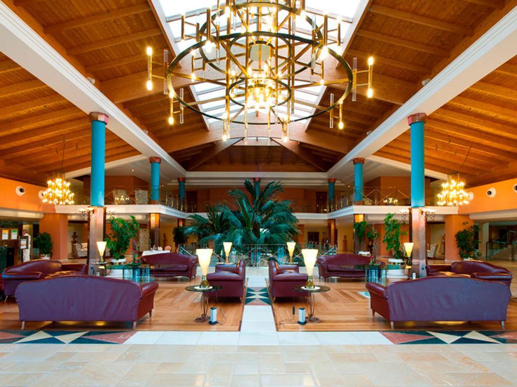 Hipotels Barrosa Palace & Spa Chiclana de la Frontera Zewnętrze zdjęcie Lobby of the hotel