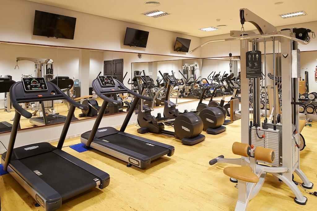 Hipotels Barrosa Palace & Spa Chiclana de la Frontera Zewnętrze zdjęcie A typical gym