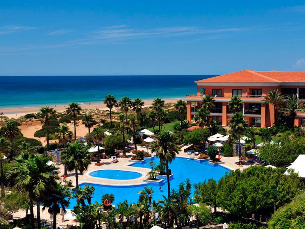 Hipotels Barrosa Palace & Spa Chiclana de la Frontera Zewnętrze zdjęcie The resort's swimming pool